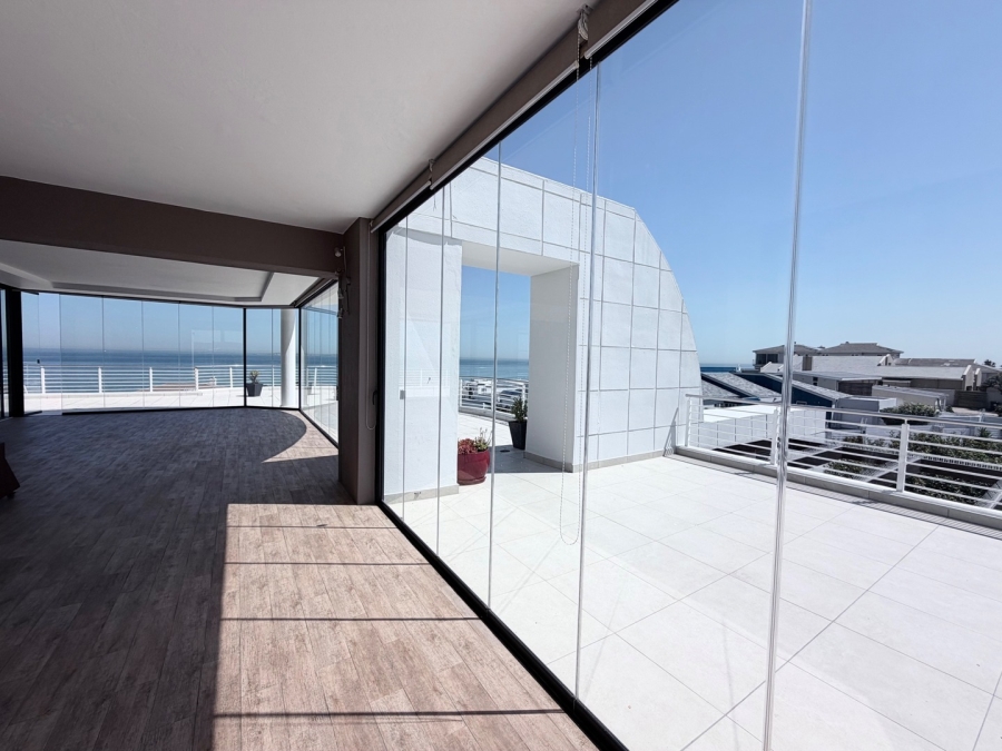 3 Bedroom Property for Sale in Bloubergstrand Western Cape